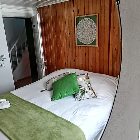 住宿加早餐酒店 Nar Cafe Siğacık