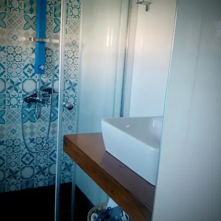 Nar Cafe 住宿加早餐酒店 *