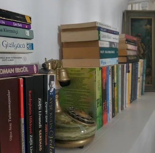 Nar Cafe Bed & Breakfast *