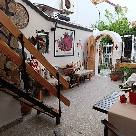 Nar Cafe Bed and breakfast