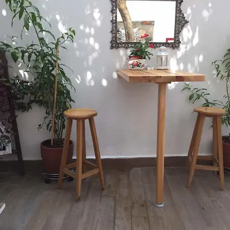 Nar Cafe Bed and breakfast *