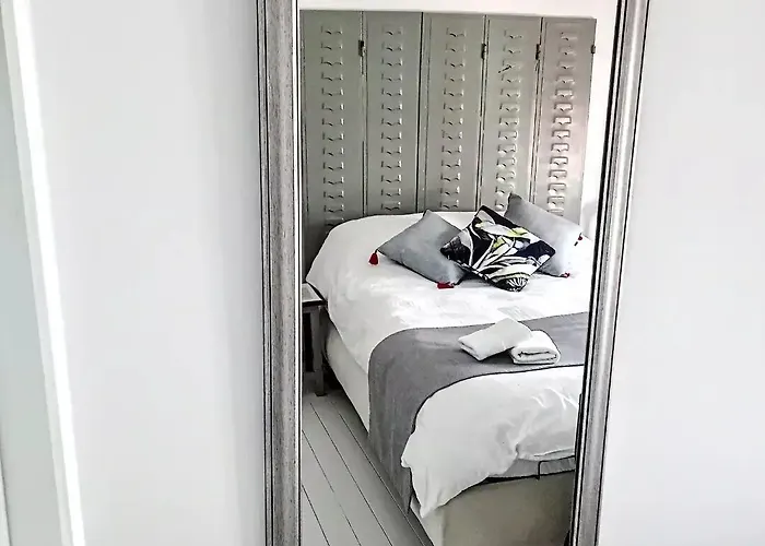 Nar Cafe Bed & Breakfast *