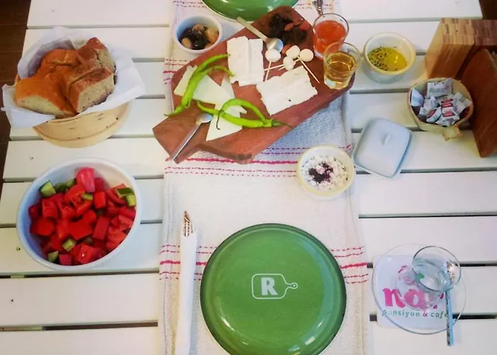 Nar Cafe Bed & Breakfast Siğacık