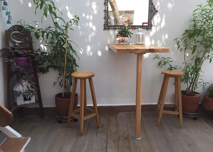 Nar Cafe Bed & Breakfast *